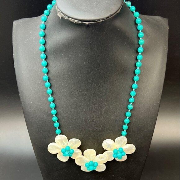 Turquoise & Mother of Pearl Flower Shaped Beaded Statement Necklace from Hawaii - Picture 3 of 14